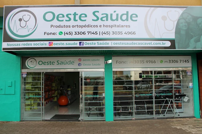 Fachada da Oeste Saúde, loja de produtos hospitalares em Cascavel